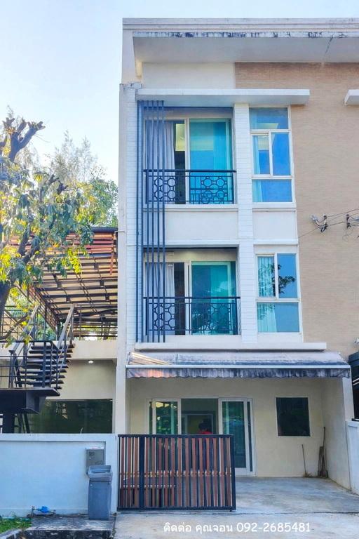 ขายทาวน์โฮม 3 ชั้น หลังมุม บ้านกลางเมือง พระราม 9 มอเตอร์เวย์ 1