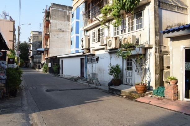 ขายอาคารพาณิชย์  2 คูหา 4 ชั้น+ ชั้นลอย ถนนศรีนครินทร์ พร้อมเฟอร์ (N.1212) 9