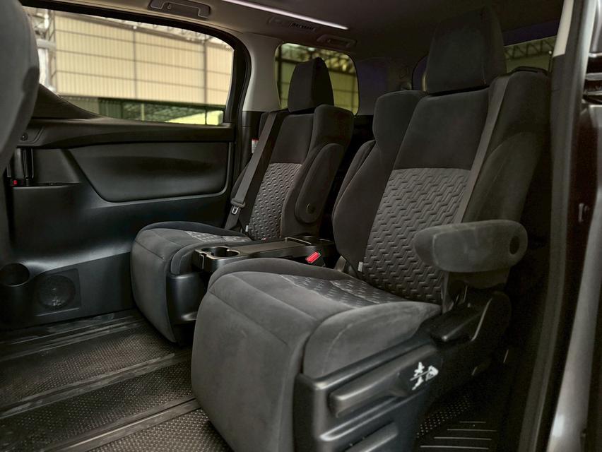 ปี 2015 TOYOTA VELLFIRE, 2.5 Z โฉม ปี15-23สีเทา เครื่องยนต์เบนซินล้วน มือเดียวป้ายแดง 7