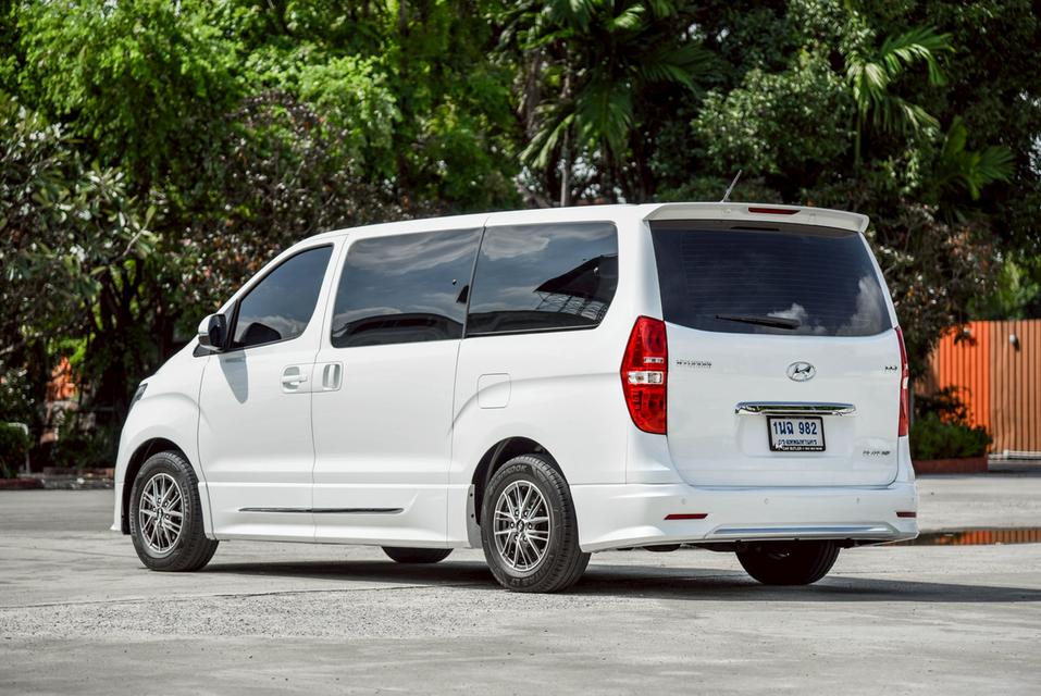 รหัสรถ CBL982 HYUNDAI H-1 2.5 Elite NS AT 2023