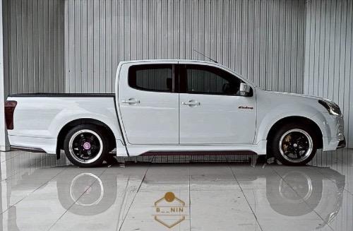 รถยนต์ isuzu 9