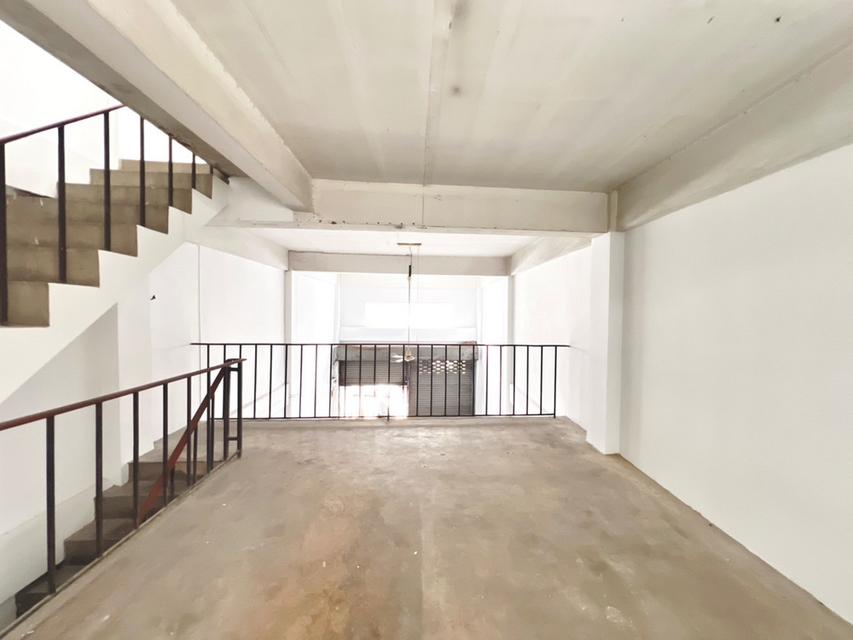 ขายอาคารพาณิชย์ 4.5 ชั้น ซอยสุขสวัสดิ์ 6 (ต้นซอย) เขตจอมทอง กรุงเทพ ใกล้วัดนาคนิมิตร ใกล้ทางด่วน 3