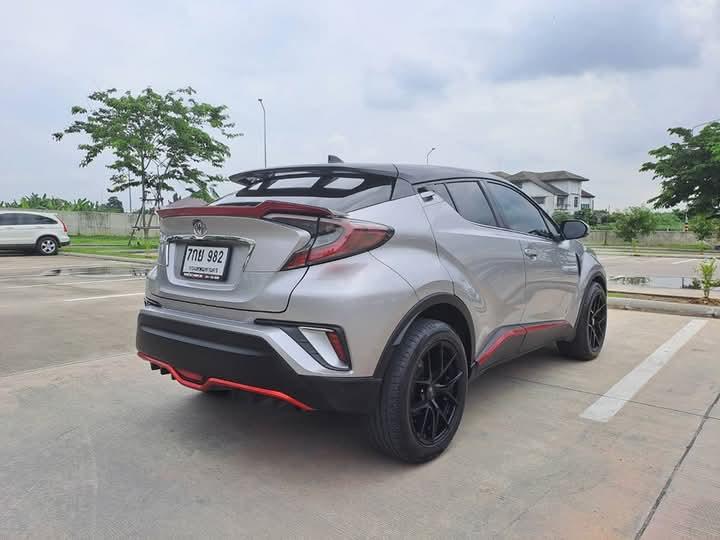 รีบขาย Toyota CHR 2