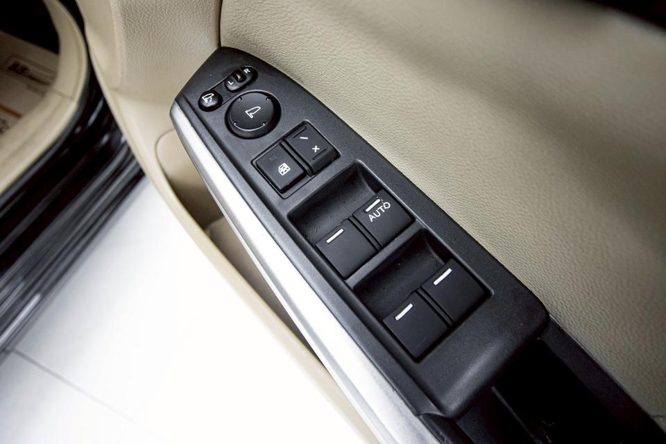 รหัสรถ 1D715 ACCORD 2.0 E 2009 11