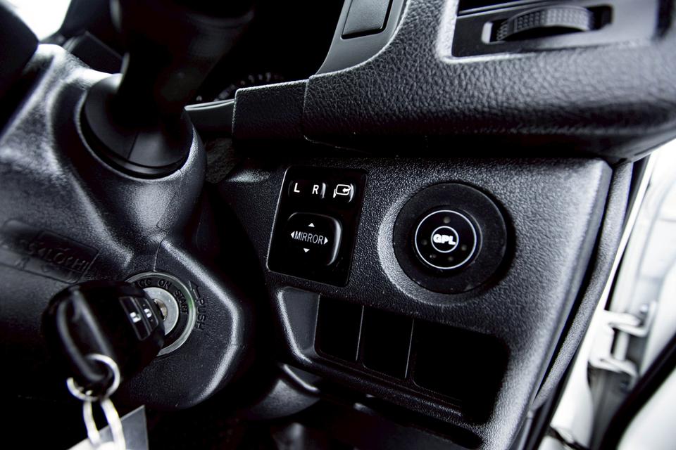 TOYOTA VENTURY 2.7 G 05-19 2018  6