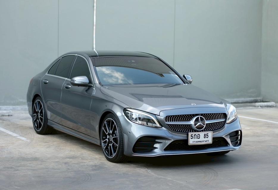 Mercedes Benz C220d AMG ปี 2019 วิ่งน้อย 50,000 km วารันตีศูนย์Benzถึง12/2026 เจ้าของคนเดียว