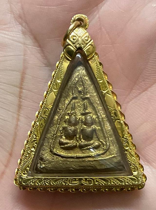 พระเลี่ยมทอง