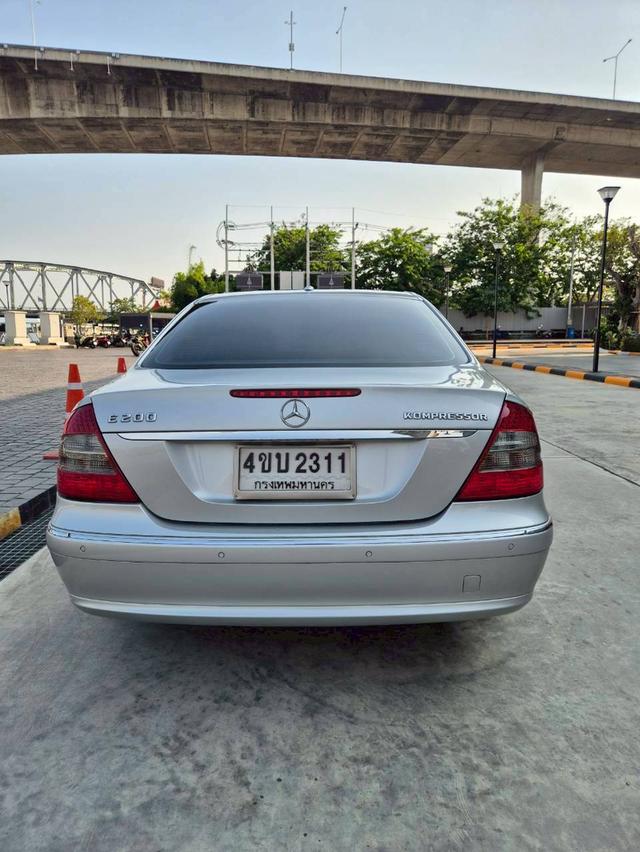 รถขาย Benz E200 W211 ปี 2009 สีเงิน เลขไมล์น้อย รูปที่ 3