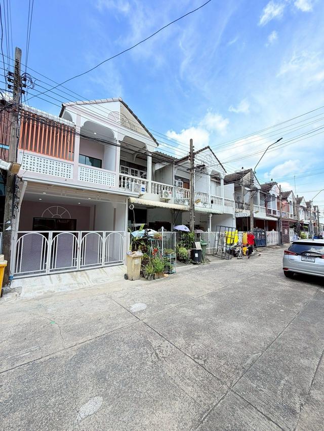 ขายทาวน์เฮาส์ หมู่บ้านพิพรพงษ์ 2 ซ.วิภาวดีรังสิต 84 (โทรสอบถามราคา) 10