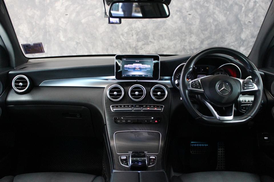 รหัสรถ JRS413 Benz GLC250 Coupe 4Matic Amg ปี 2018 วิ่งเพียง  120,000 km รถตัวถังเดิมสวย รูปที่ 7