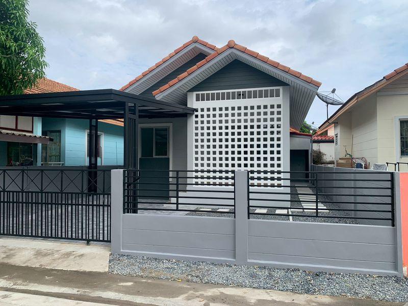 ขาย : บ้านเดี่ยว 1 ชั้น , เนื้อที่ 38.2 ตรว.  หมู่บ้านวัฒนา ถนนร่วมพัฒนา แขวงลำต้อยติ่ง เขตหนองจอก จังหวัดกรุงเทพมหานคร  2