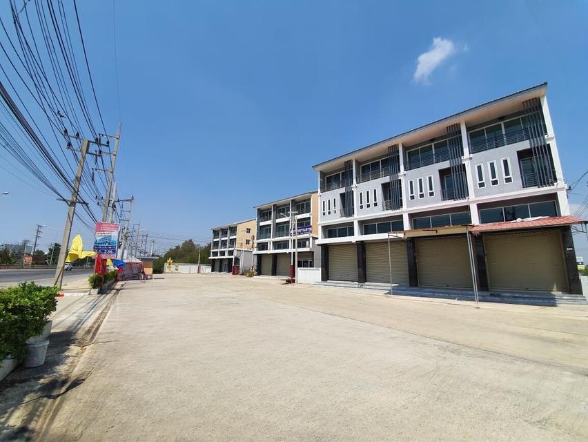 อาคารพาณิชย์ ทำเลดี ติดถนนใหญ่เพชรเกษม 2