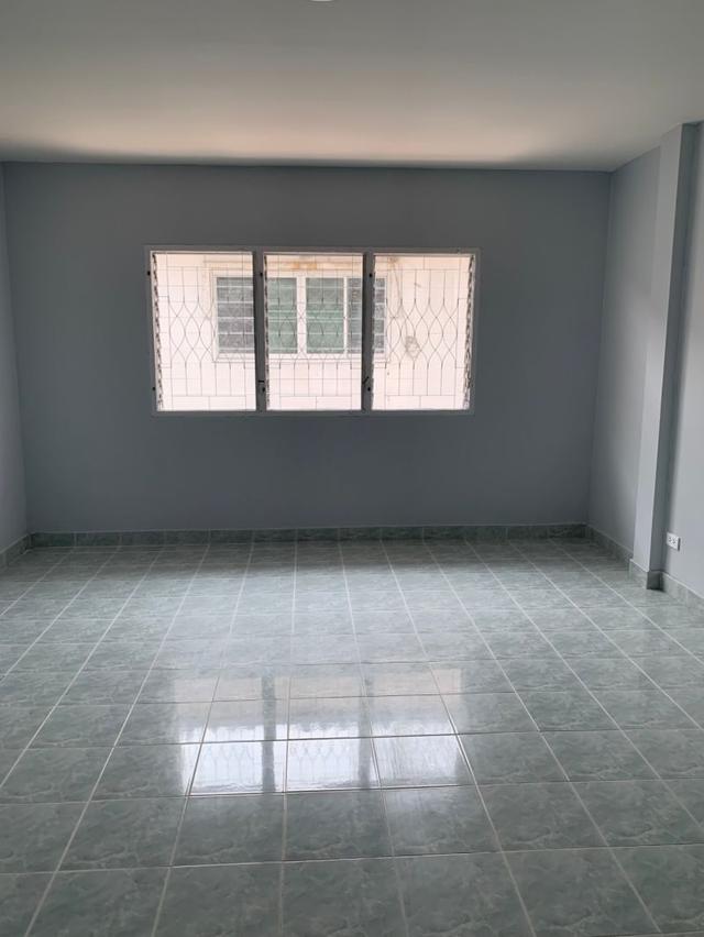 ขาย :ทาวน์เฮาส์ 2.5 ชั้น,เนื้อที่ 18 ตรว. หมู่บ้านเกษราคลาสสิคโฮม ถนนเสรีไทย 81/2  10
