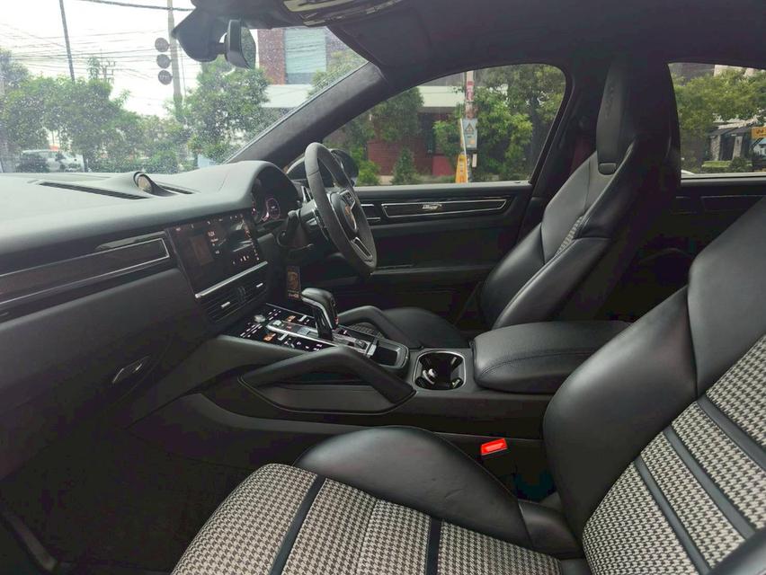 รหัสรถ KPV39 2024 PORSCHE CAYENNE Lightweight Sports Package COUPE E - HYBRID 11