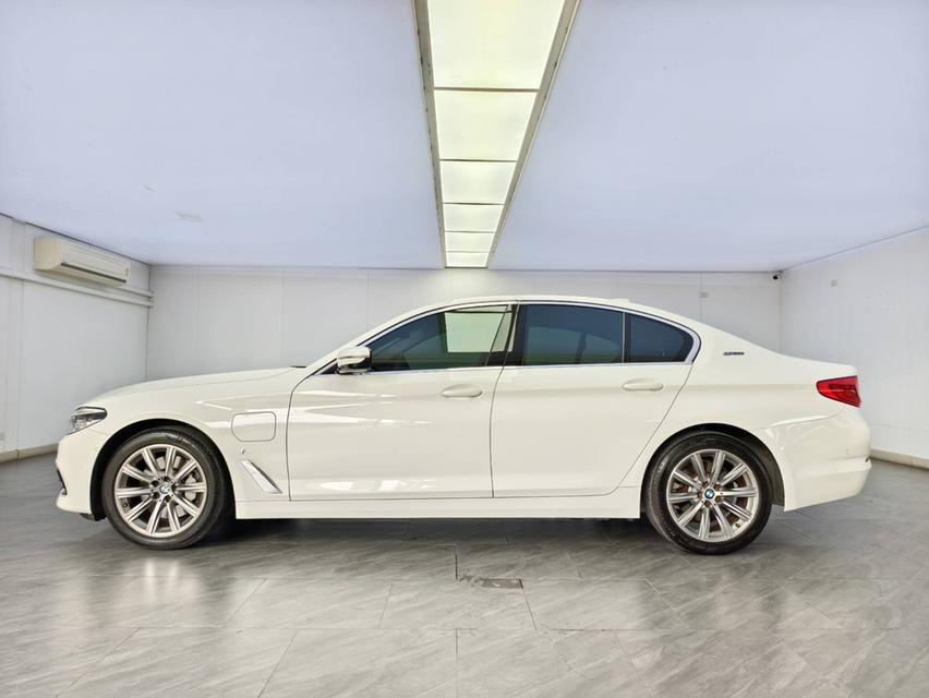 BMW 530e Elite Plug-in Hybrid 2019 4
