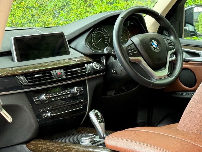 2017 BMW X5 25D ( B47 ) รถมือเดียวออกป้ายแดง รถวิ่งน้อยเพียง 8X,XXX กม ประวัติศูนย์ครบ ไม่เคยมีอุบัติเหตุครับ 13