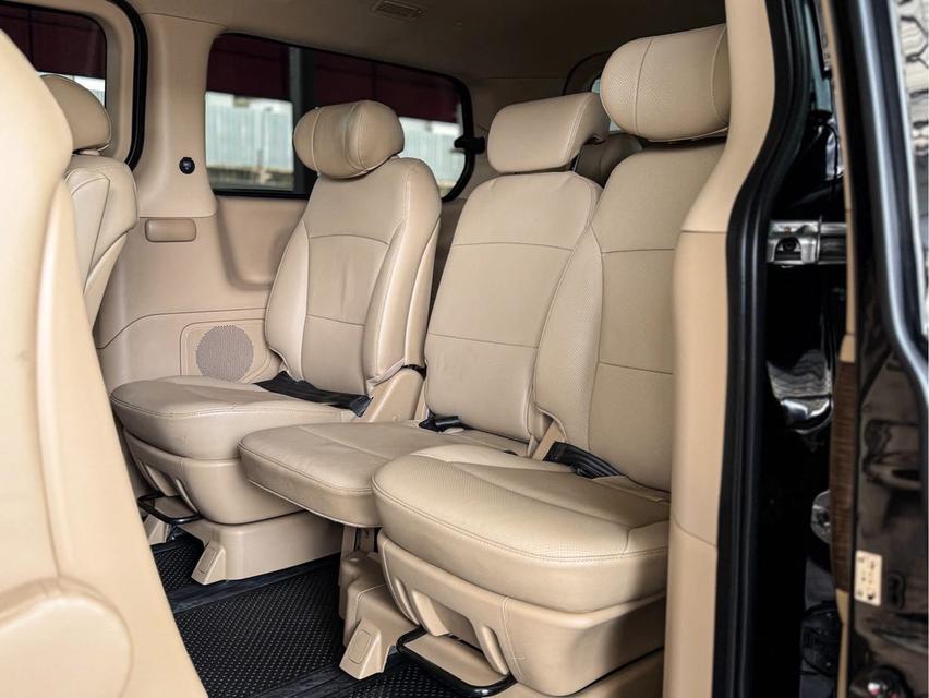 ขาย Hyundai H1 2.5Deluxe ปี21 13