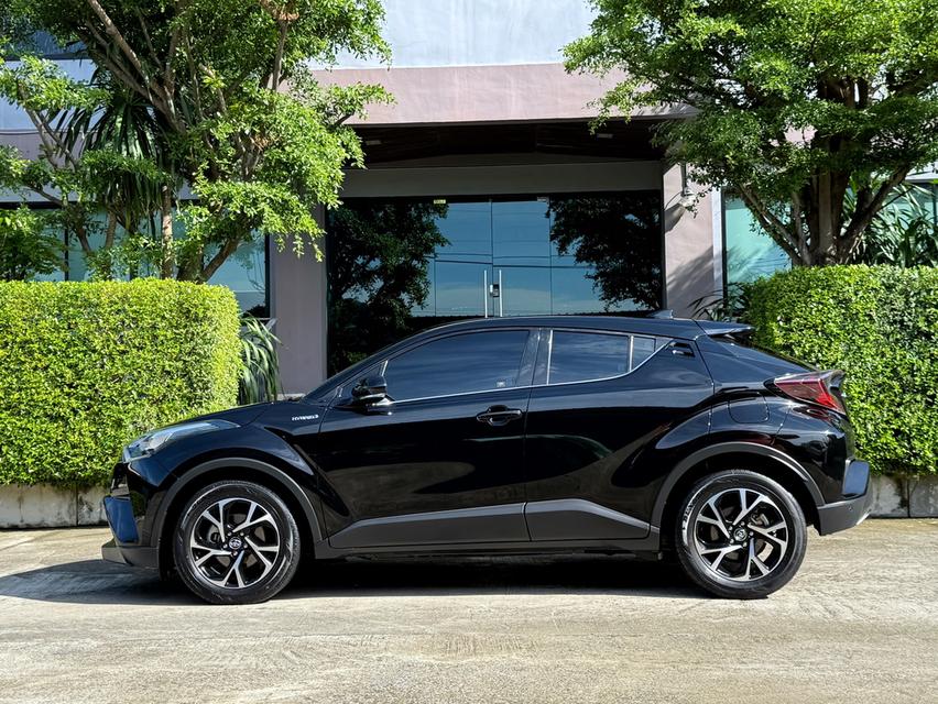 2020 TOYOTA CHR HV HI รถมือเดียวออกป้ายแดง รถวิ่งน้อย เข้าศูนย์ตามระยะ รถไม่เคยมีอุบัติเหตุครับ