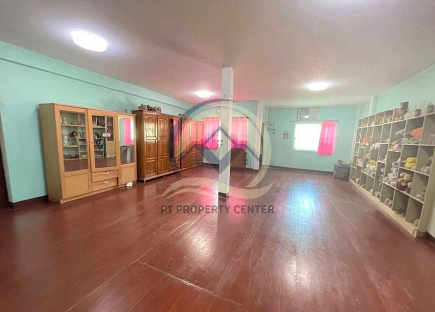 บ้านเดี่ยว 2 ชั้น สร้างเอง ซอยบางศรีเมือง 1/3 ถนนพระราม 5 - นครอินทร์ พร้อมใบอนุญาตก่อสร้างและต่อเติมถูกต้องตามกฎหมาย ราคาสามารถเจรจาต่อรองได้ 10