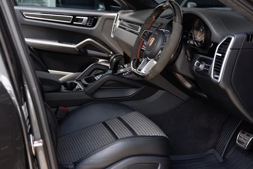 Cayenne E-Hybrid Coupe Lightweight 7