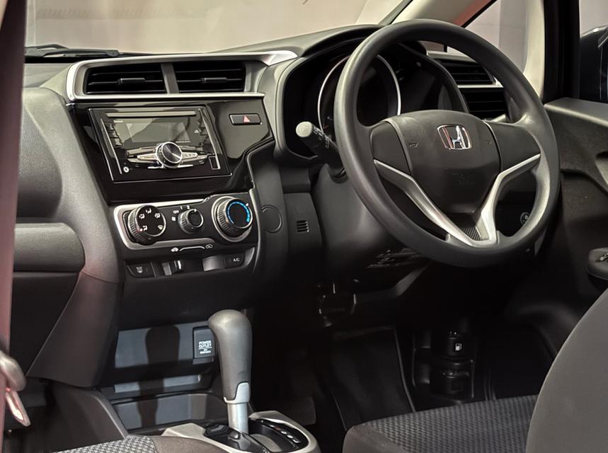 2020 HONDA JAZZ GK รถมือเดียวออกป้ายแดง รถวิ่งน้อยเพียง 60,000 กม เข้าศูนย์ตามระยะ รถไม่เคยมีอุบัติเหตุครับ รูปที่ 12