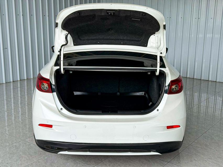 ผ่อน 6 พัน Mazda 3 รุ่น 2.0C 4ประตู เกียร์ออโต้ รูปที่ 9