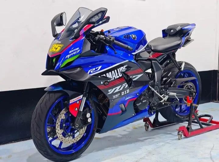 Yamaha R7 สี Blue 5