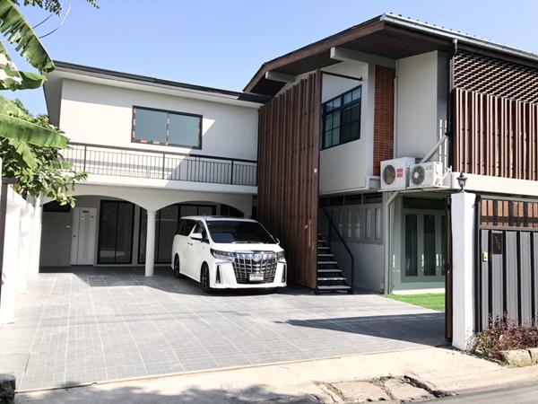 ให้เช่าบ้านเดี่ยว 2 ชั้นเนื้อที่ 100 ตร.ว พื้นที่ใช้สอย 400ตร.ม 6ห้องนอน 7ห้องน้ำ เฟอร์ครบ ถนนลาดพร้าว เขตจตุจักร ราคาเช่า 230,000 บ/ด 1