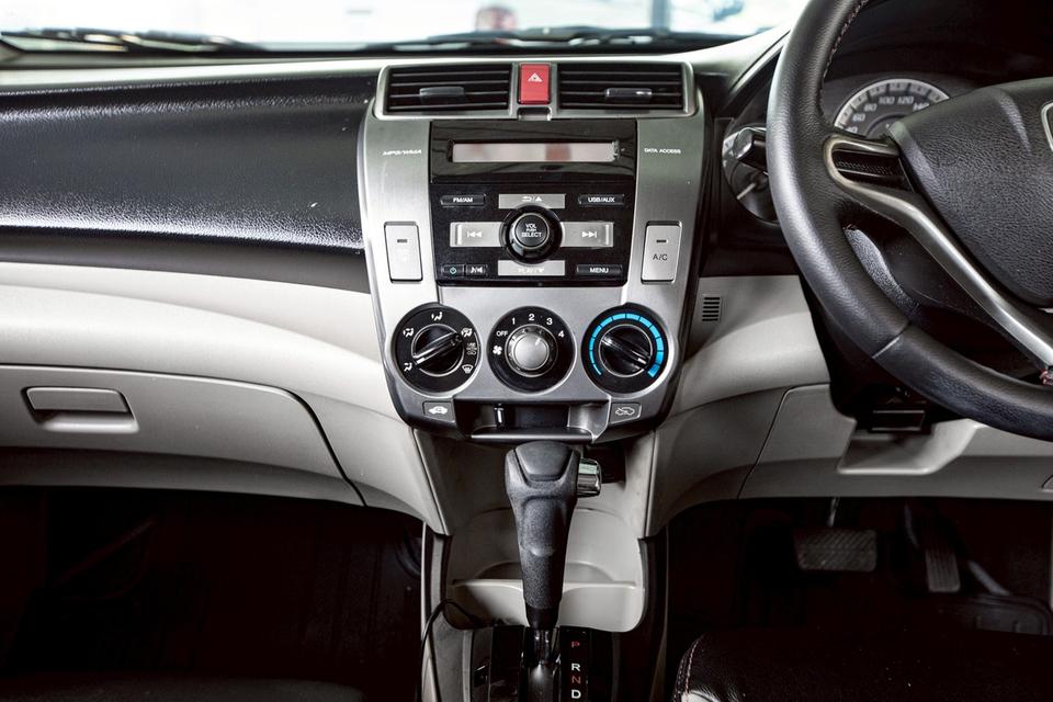 Honda City 1.5S เกียร์ออโต้ ปี 2012 สีเทา  18