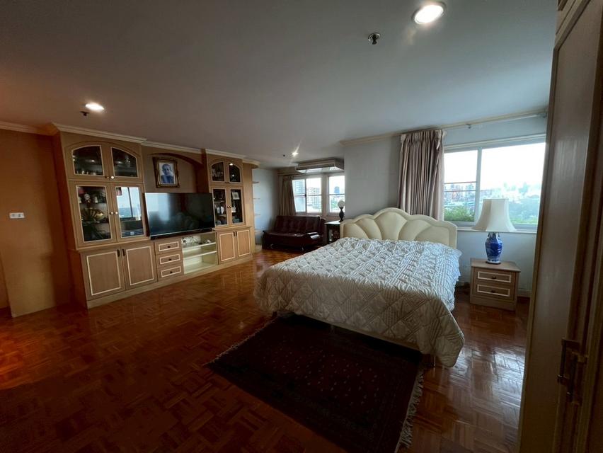 The Executive Regent, Nang Linchee Road 8