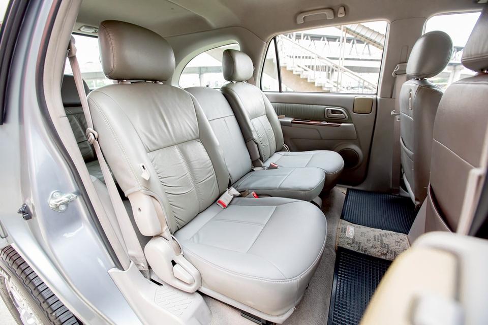 Isuzu Mu-7 3.0 ดีเซล เกียร์ออโต้ ปี 2006 สีเทา มือเดียวป้ายแดง 10