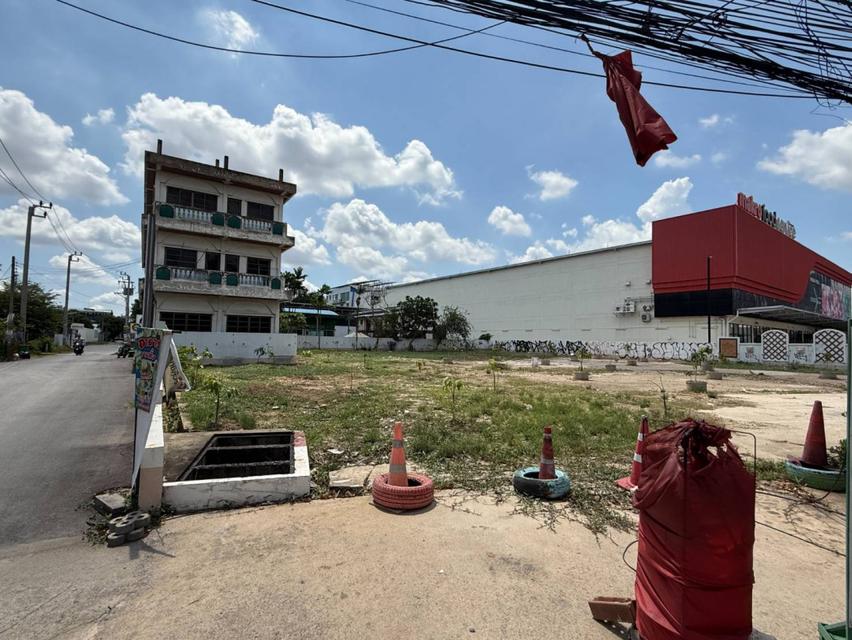 ขายที่ดิน พร้อมสิ่งปลูกสร้าง ถ.ประดิษฐ์มนูธรรม ลาดพร้าว 1 ไร่ 58 ตรว.