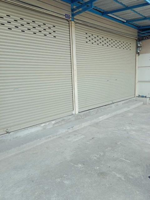 ตลาดลาดสวาย 800 ม. 130ตร.ม. PTT ลำลูกกาคลอง4 100ม. วัดลาดสวาย 1.2 กม. โกดังให้เช่า 1นอน 1น้ำ ติดถนนใหญ่ จอดรถหน้าอาคารได 8