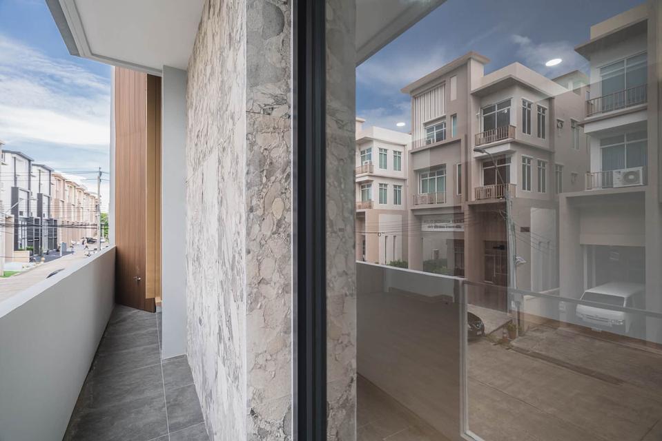 Sale Modern Luxury 𝐏𝐑𝐄𝐄𝐂𝐇𝐀 รามคำแหง–กรุงเทพกรีฑา 17