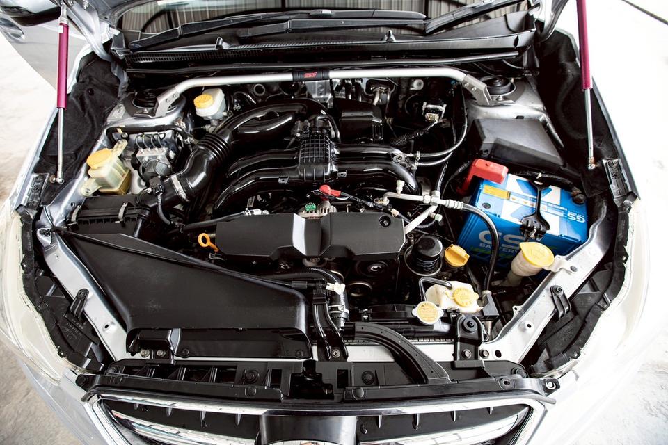 Subaru Xv 2.0 AWD สีเทา ปี 2015  11