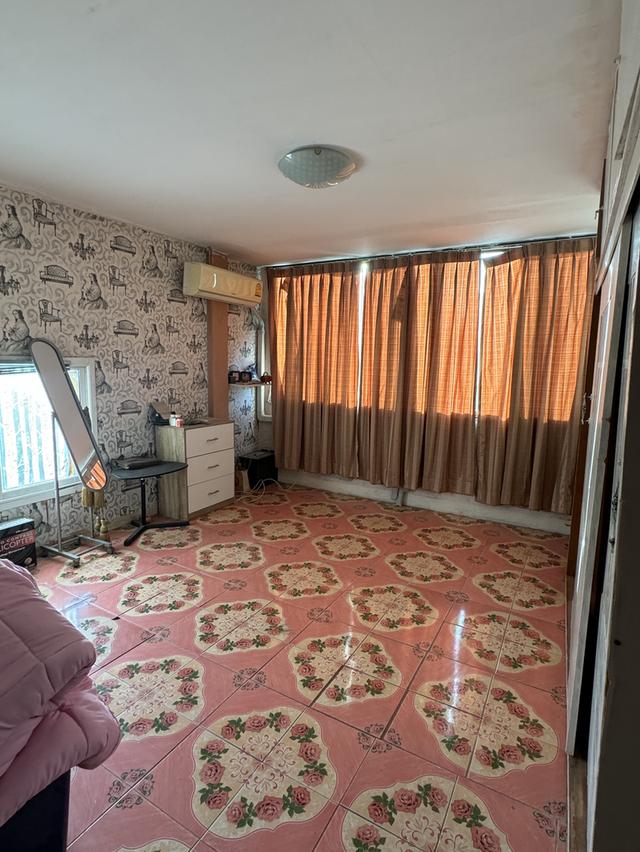 ขายด่วนอาคารพาณิชย์ วัชรพล 9