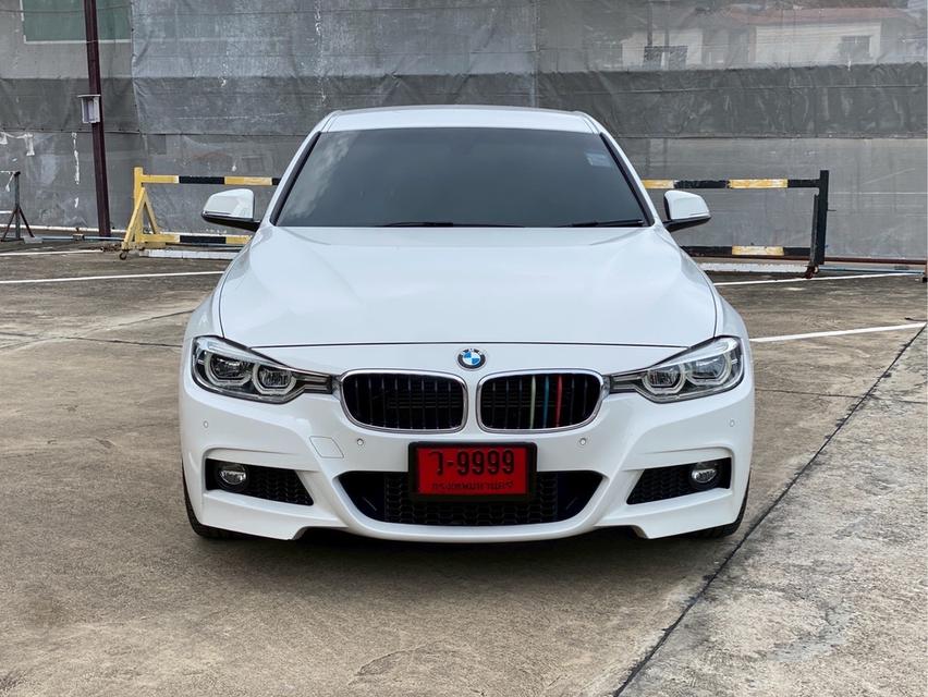 รหัสรถ PBG9999 BMW 330e M Sport Plug-in Hybrid ปี 2016 สีขาว