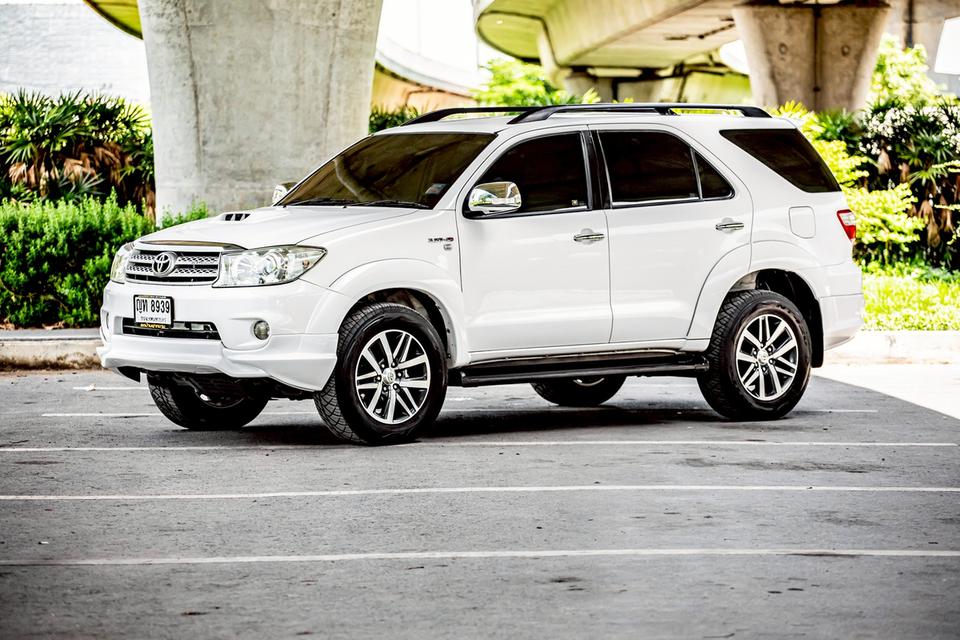 TOYOTA FORTUNER 3.0V 4WD สีเทา เกียร์ออโต้ ปี 2011   9