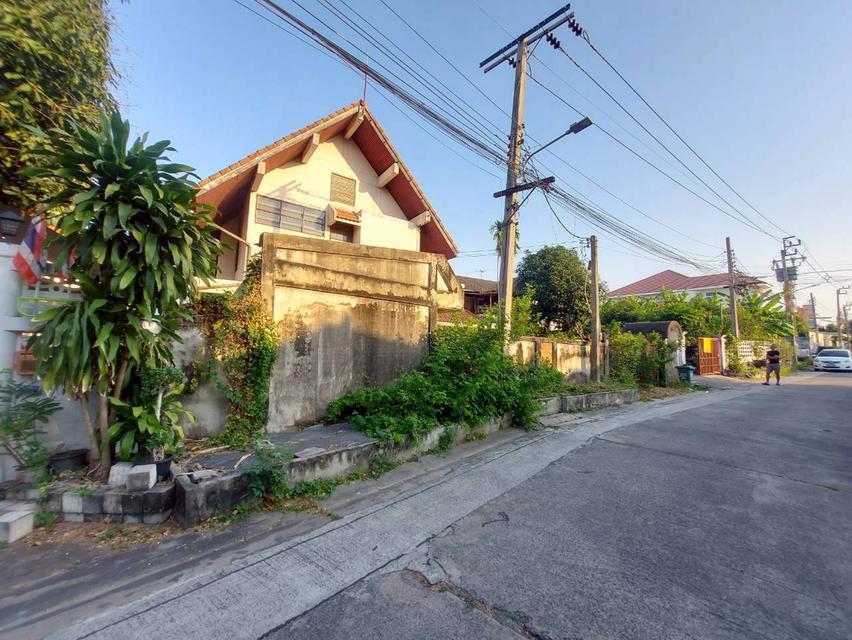 ขายที่ดินพร้อมบ้าน 2 ชั้น 2 หลัง ซอยงามวงศ์วาน 19 3