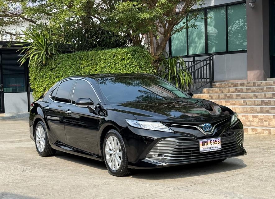 2020 TOYOTA CAMRY HYBRID PREMIUM รถมือเดียวออกป้ายแดง วิ่งน้อย 90,000 กม ไม่เคยมีอุบัติเหตุครับ