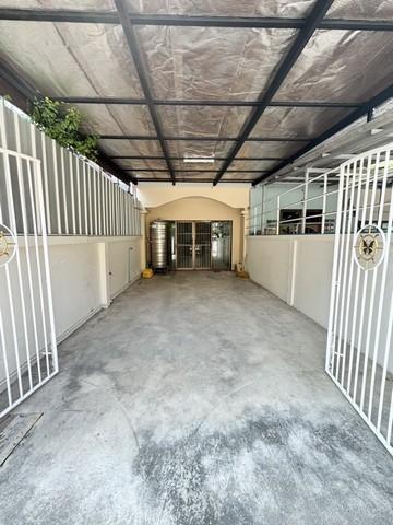 ให้เช่าโฮมออฟฟิศ 3 ชั้น ใกล้รถไฟฟ้า สถานี โชคชัย4 (MRT สายสีเหลือง)เพียง700 เมตร ซอยลาดพร้าว 64 ใกล้บิ๊กซี จดทะเบียนได้ 6