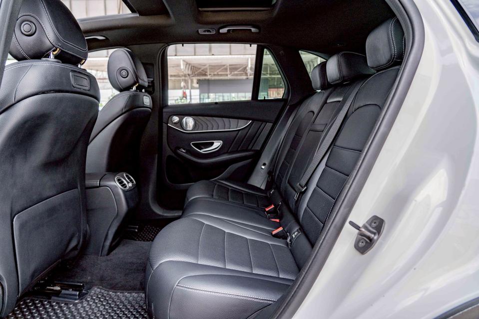 รหัสรถ NP44 BENZ GLC250d AMG 4MATIC 2017 17