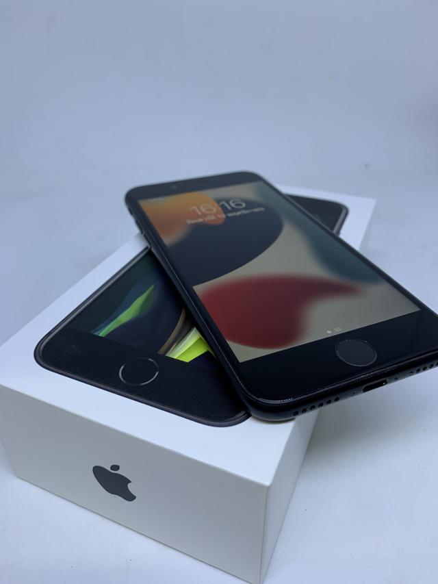 Apple iphone SE 2020 (2nd generation) 256 GB เครื่องไทย ประกันศูนย์Apple 1 เดือน **มือสอง 2