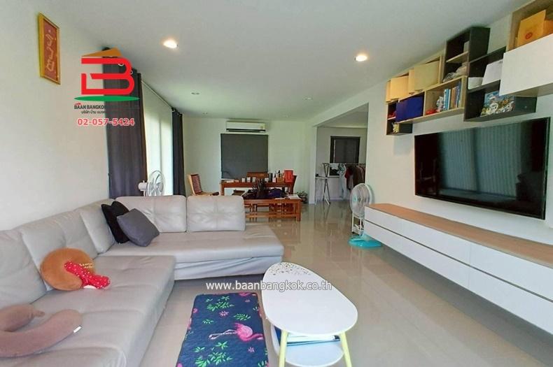 บ้านเดี่ยว หมู่บ้านดีไลท์ ดอนเมือง (Delight) เนื้อที่ 56.6 ตรว. ตำบลหลักหก อำเภอเมืองปทุมธานี จังหวัดปทุมธานี