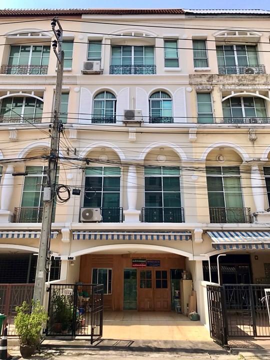 ให้เช่า บ้านกลางเมืองรัชดา-ลาดพร้าว โฮมออฟฟิศ 4 ชั้น ใกล้MRTลาดพร้าว ลาดพร้าว23 รีโนเวทใหม่