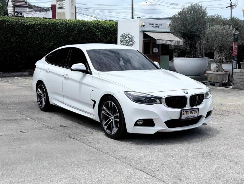 (แจ้งรหัสรถ PEAT635) BMW 320d GT M Sport ปี 18