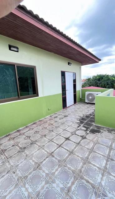 เดอะโฟร์ท สาย4 1.7 กม. ตลาดธนบุรี สนามหลวง2 2.7 กม. ม.กรุงเทพธนบุรี 1.2 กม. บ้าน 2 ชั้น 70ตร.วา. 280ตร.ม. 3 นอน 2 น้ำ พร 5