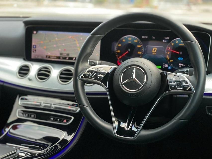 Benz E300e Avantgarde 2024 รถใหม่ไมล์9000 ถูกกว่าป้ายแดงล้านสี่เลยครับ 13