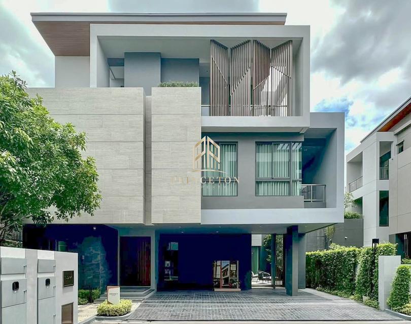 3-storey single house in Modern Luxury style The Gentry Phatthanakan 2 2