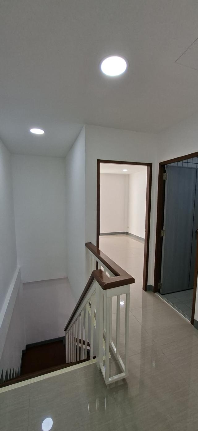 ทาวน์เฮ้าส์ ซอยรามอินทรา46 หมู่บ้าน บก.ทหารสูงสุด รีโนเวทใหม่ พร้อมอยู่ ทำเลดีใกล้รถไฟฟ้า 6